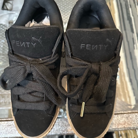Puma Other - ‼️Puma Fenty Black Sneakers‼️